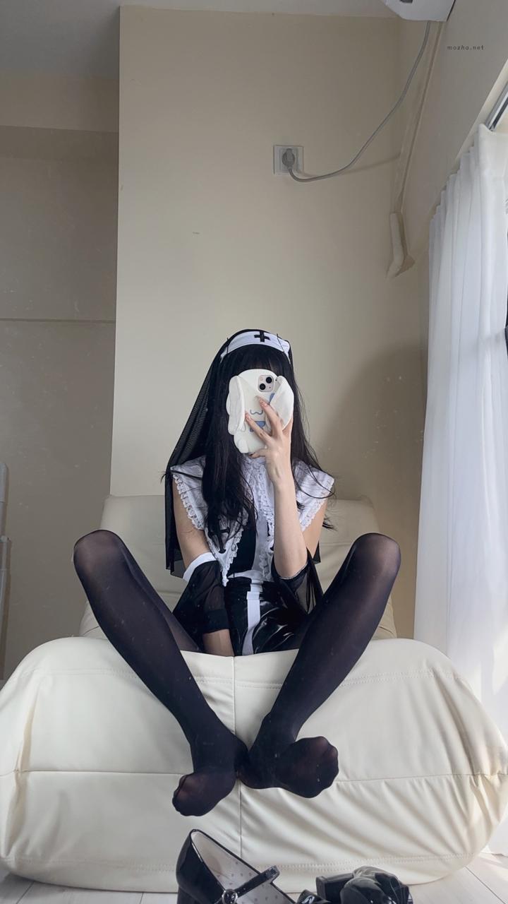 小甜酒子 – 修女【9P】